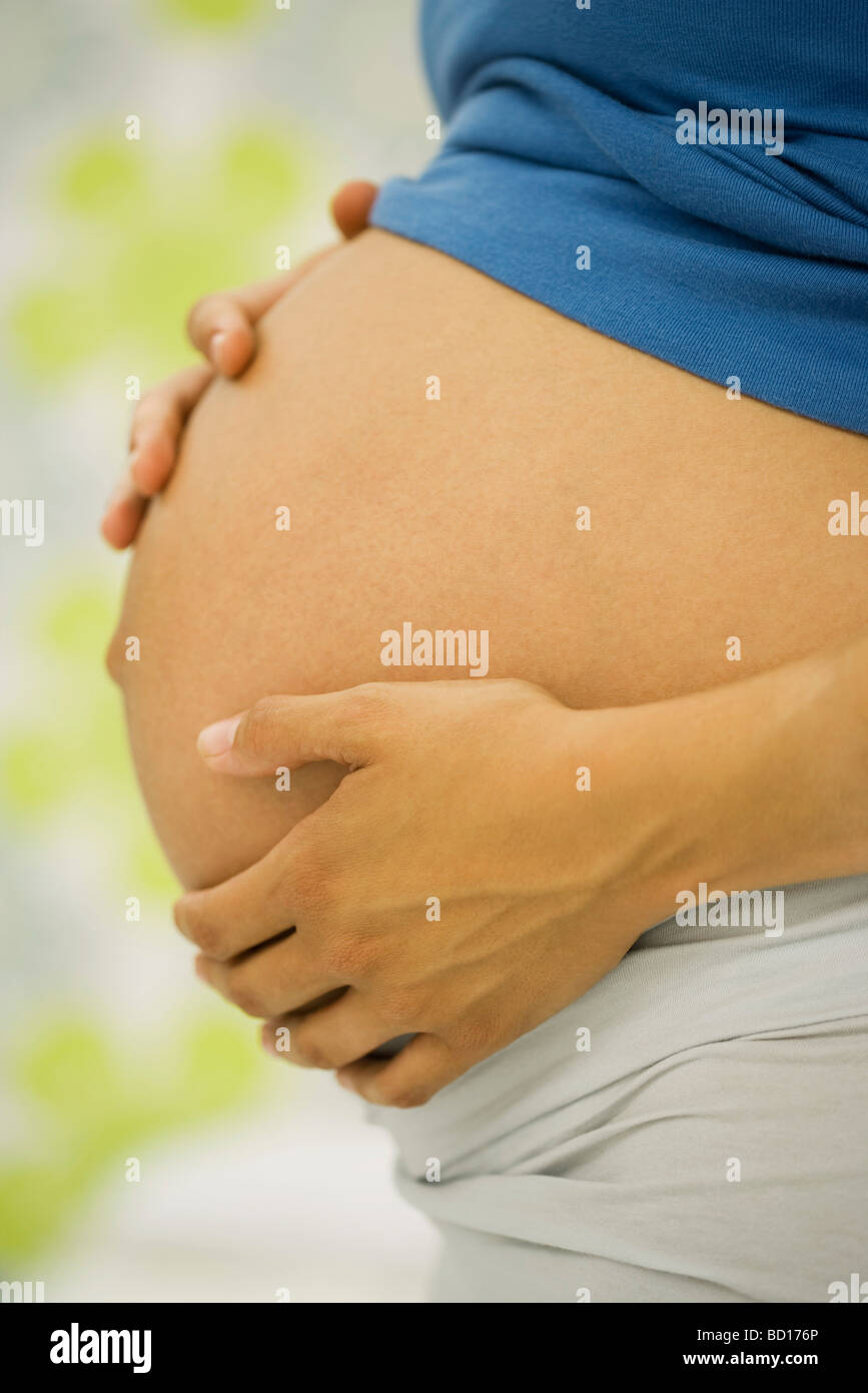 Frau schwanger Bauch, Seitenansicht Stockfoto