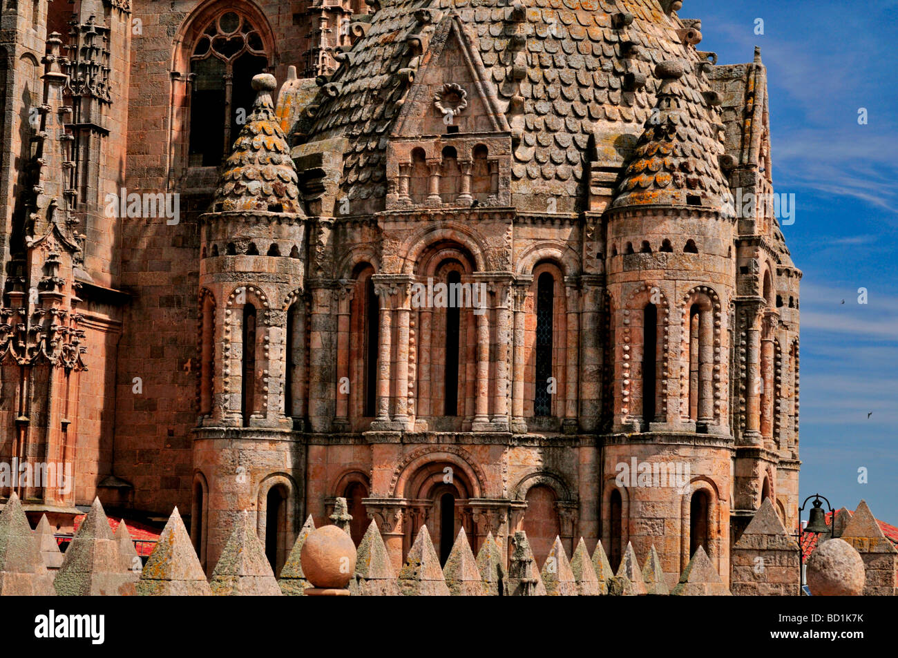 Spanien, Salamanca: Detail des Torre del Galo auf der Oberseite der alten Kathedrale Stockfoto