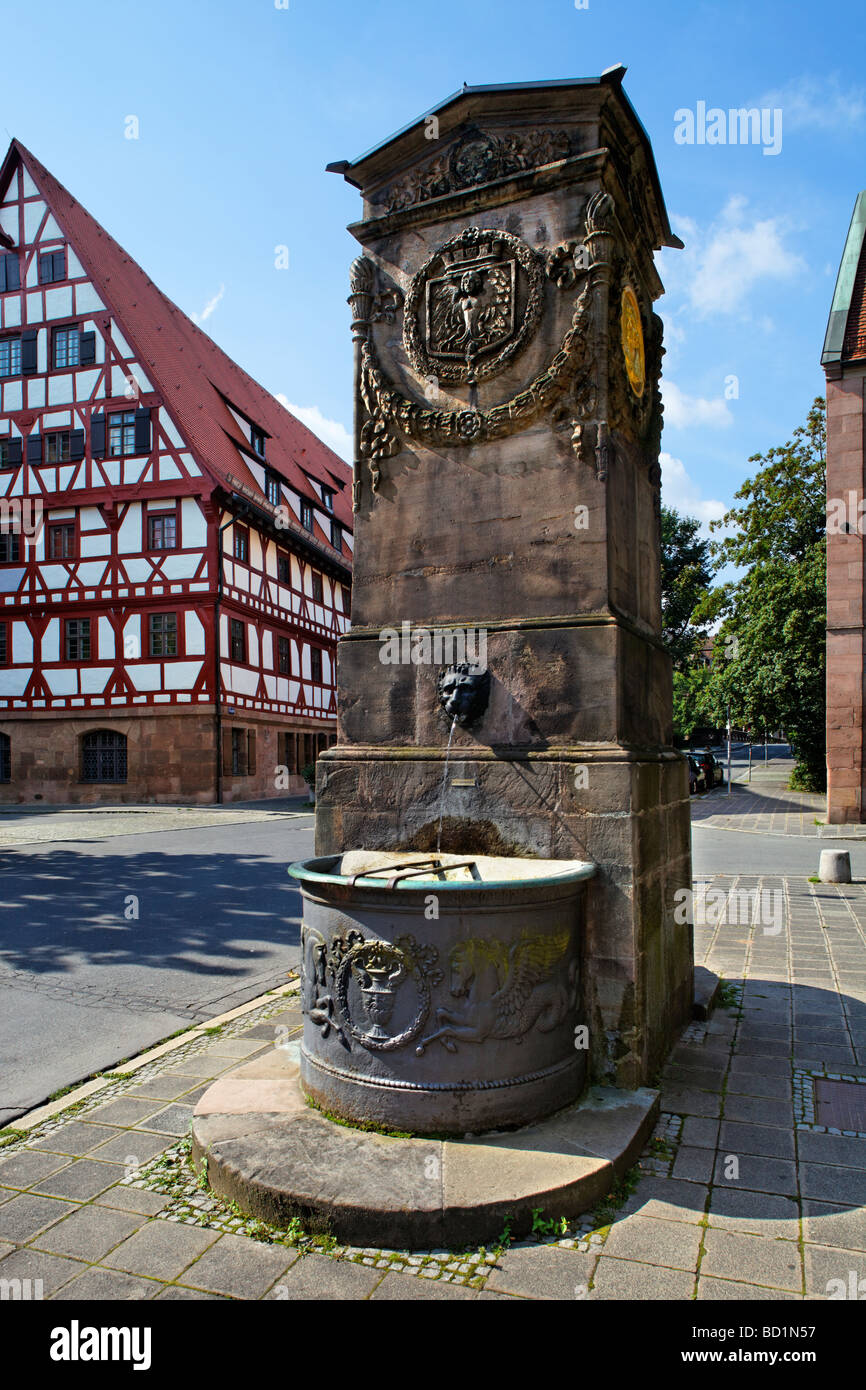 Dürer-Pirckheimer-Brunnen, Brunnen der Freundschaft, Max Platz, Altstadt, Nürnberg, Mittelfranken, Franken, Stockfoto