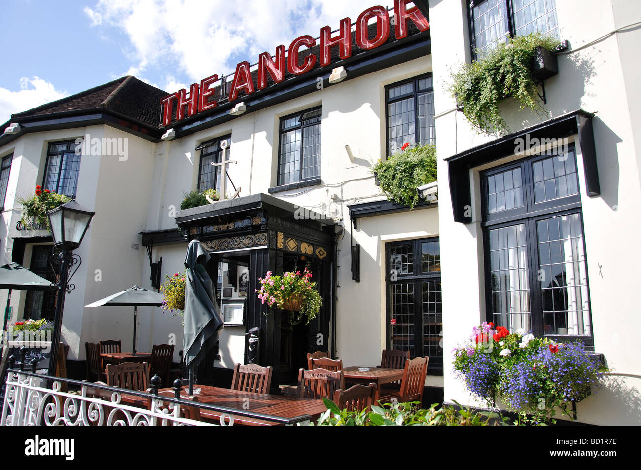 Anchor Pub, Kirchplatz, alte Shepperton, Surrey, England, Vereinigtes Königreich Stockfoto