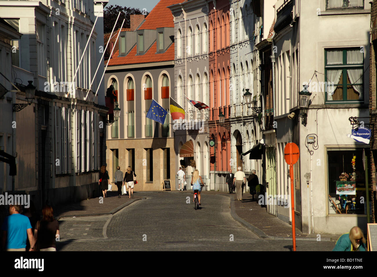 Straße im historischen Zentrum von Brügge Belgien Europa Stockfoto