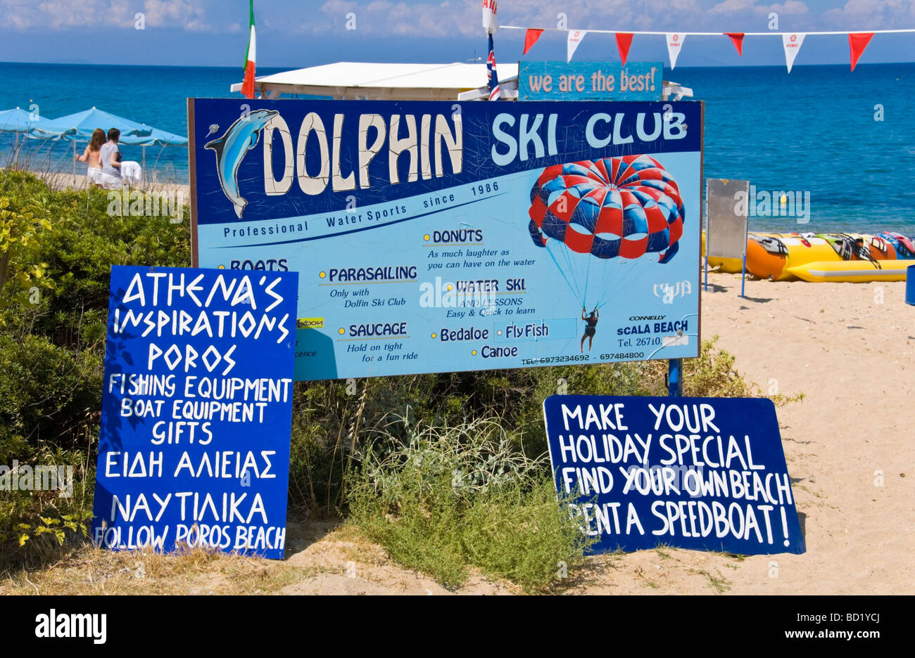 Melden Sie Werbung touristische Aktivitäten am Sandstrand an der Skala auf der griechischen Mittelmeer Insel von Kefalonia Griechenland GR Stockfoto