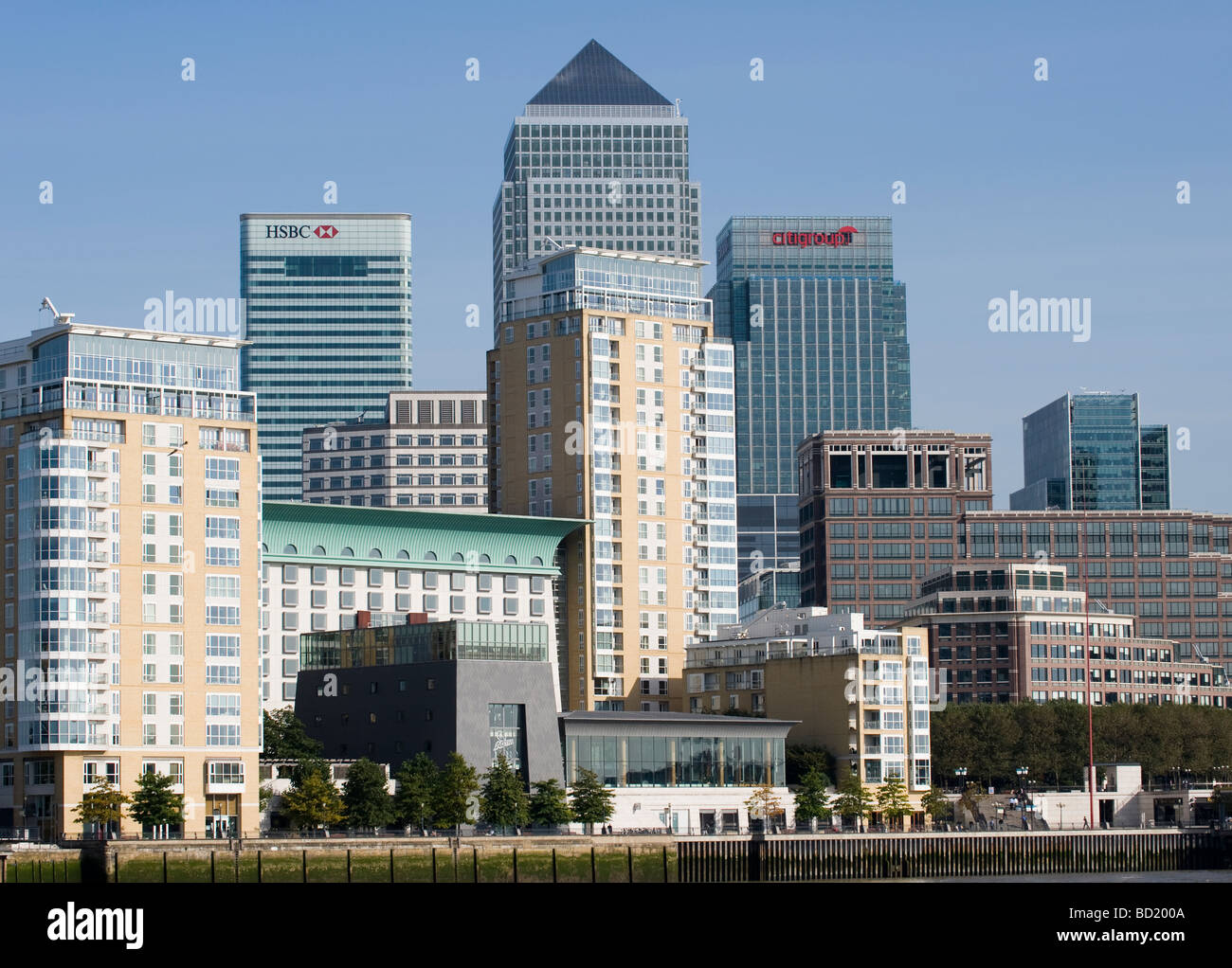 Hochhaus-Bürohäuser, Wapping, Docklands, London, England, UK. Stockfoto