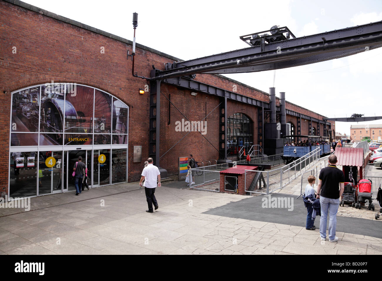 Liverpool Straßenstation in das Museum der Wissenschaft und Industrie Manchester uk Stockfoto