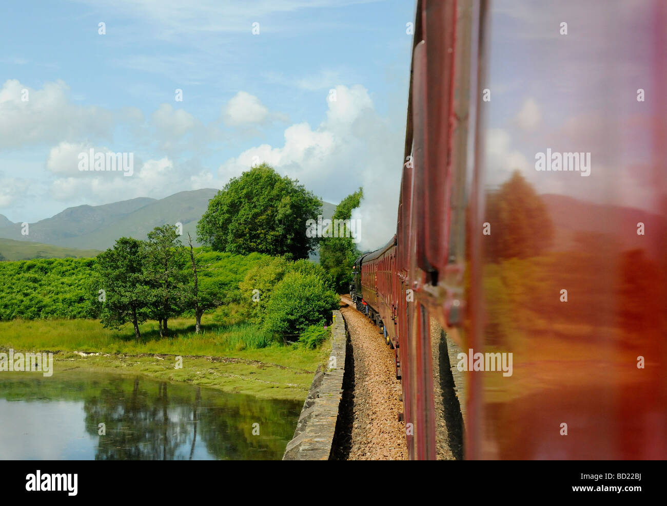 Der Jacobite Dampfzug Reise von Fort William nach Mallaig, Schottland. Von der Westküste Bahn laufen. Stockfoto