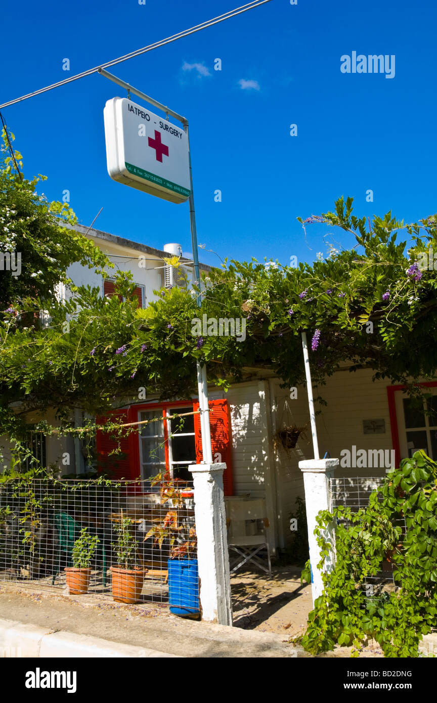 Außenseite des malerischen Ärzte Chirurgie in Skala auf der griechischen Insel Kefalonia Griechenland GR Stockfoto