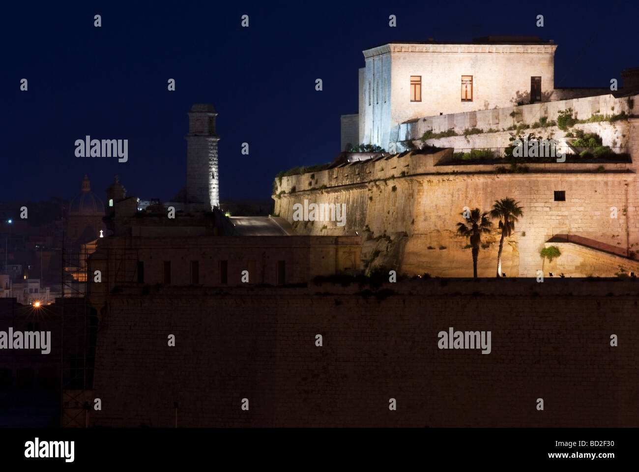Fort St. Angelo ist eine große Festung in Birgu, Malta und mit Blick auf Vallettas Grand Harbour. Stockfoto