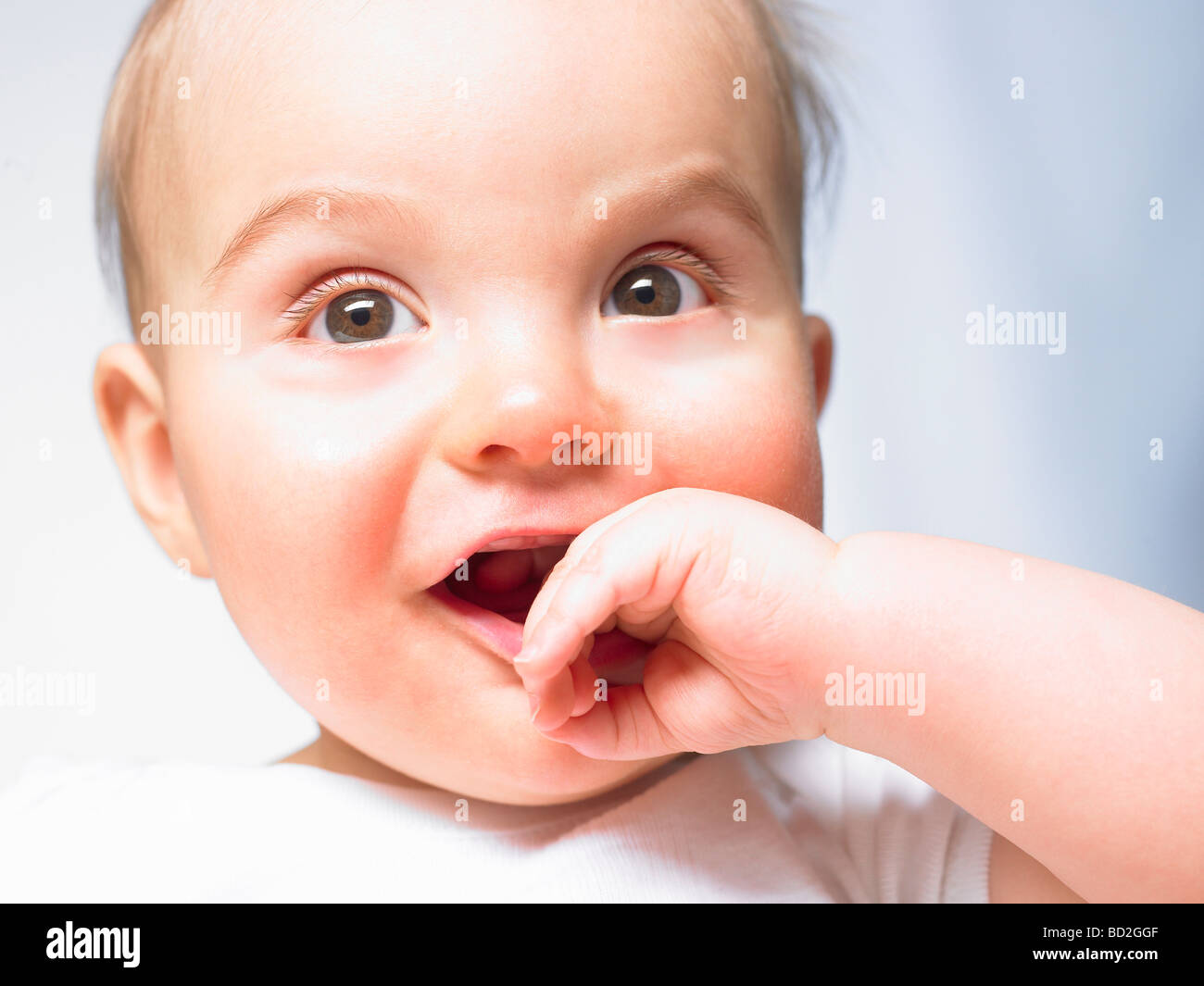 Porträt eines Babys Lächeln Stockfoto
