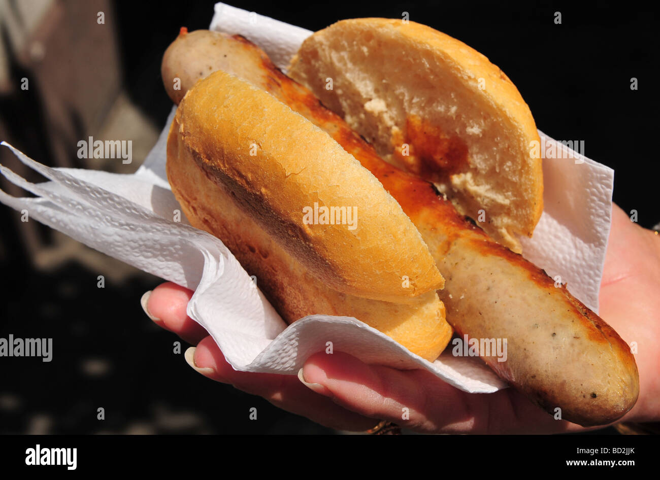 Hot Dog oder Bratwurst Wurst in ein Brötchen Stockfoto