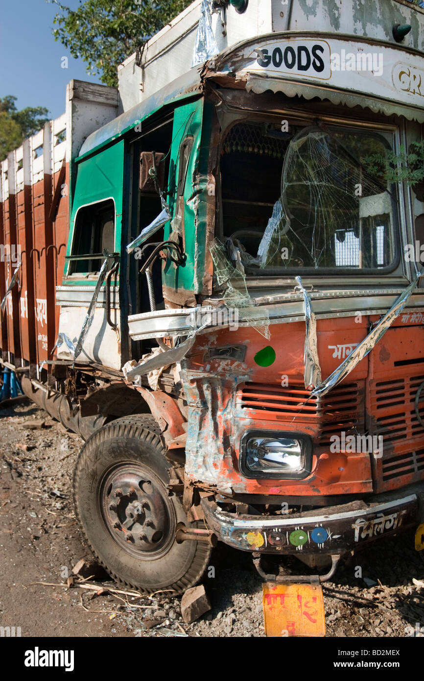 LKW-Verkehrsunfall in der Nähe von Ajanta Maharashtra, Indien Stockfoto