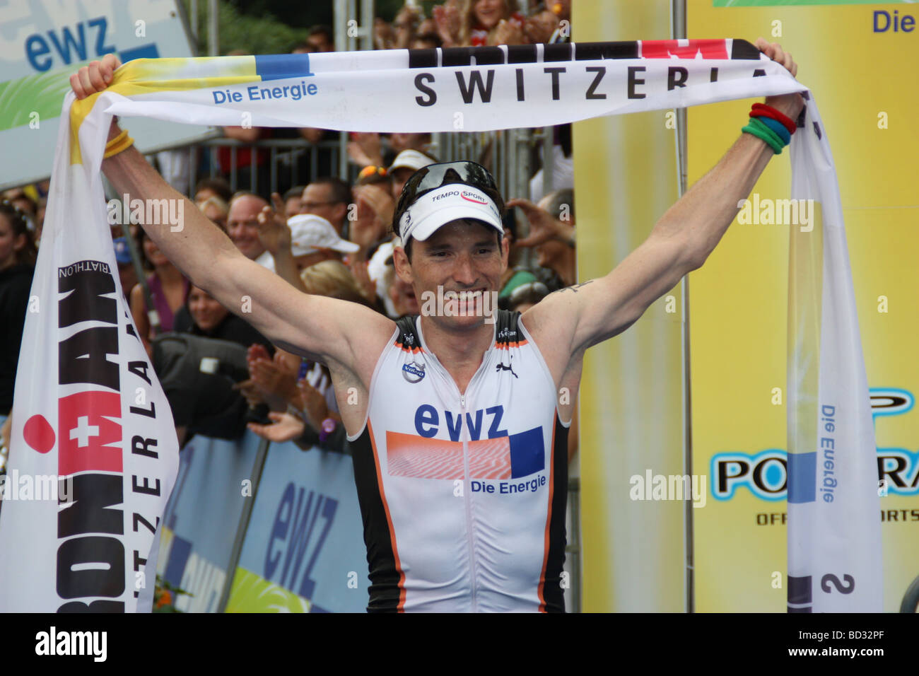 Schweizer Triathleten Ronnie Schildknecht gewinnt Ironman Schweiz 2009 - es ist seinen dritten Sieg in Zürich nach 2007 und 2008 Stockfoto