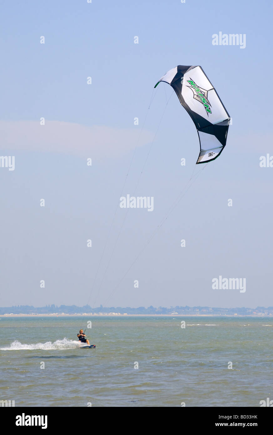 Kitesurfen auf Calshot Stockfoto