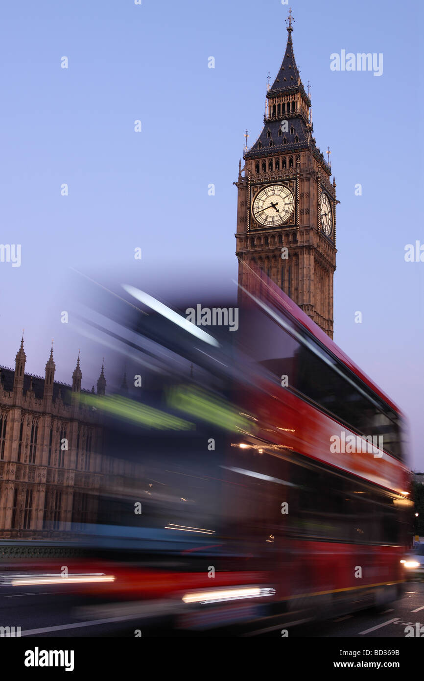 London damm roter bus -Fotos und -Bildmaterial in hoher Auflösung – Alamy
