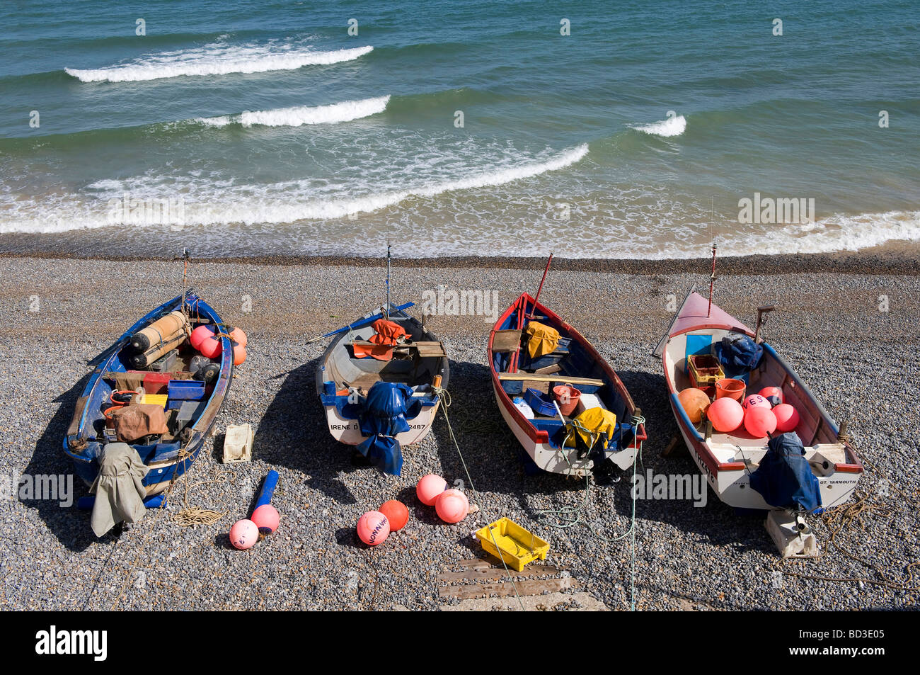 Angelboote/Fischerboote auf Sheringham Beach, North Norfolk, england Stockfoto