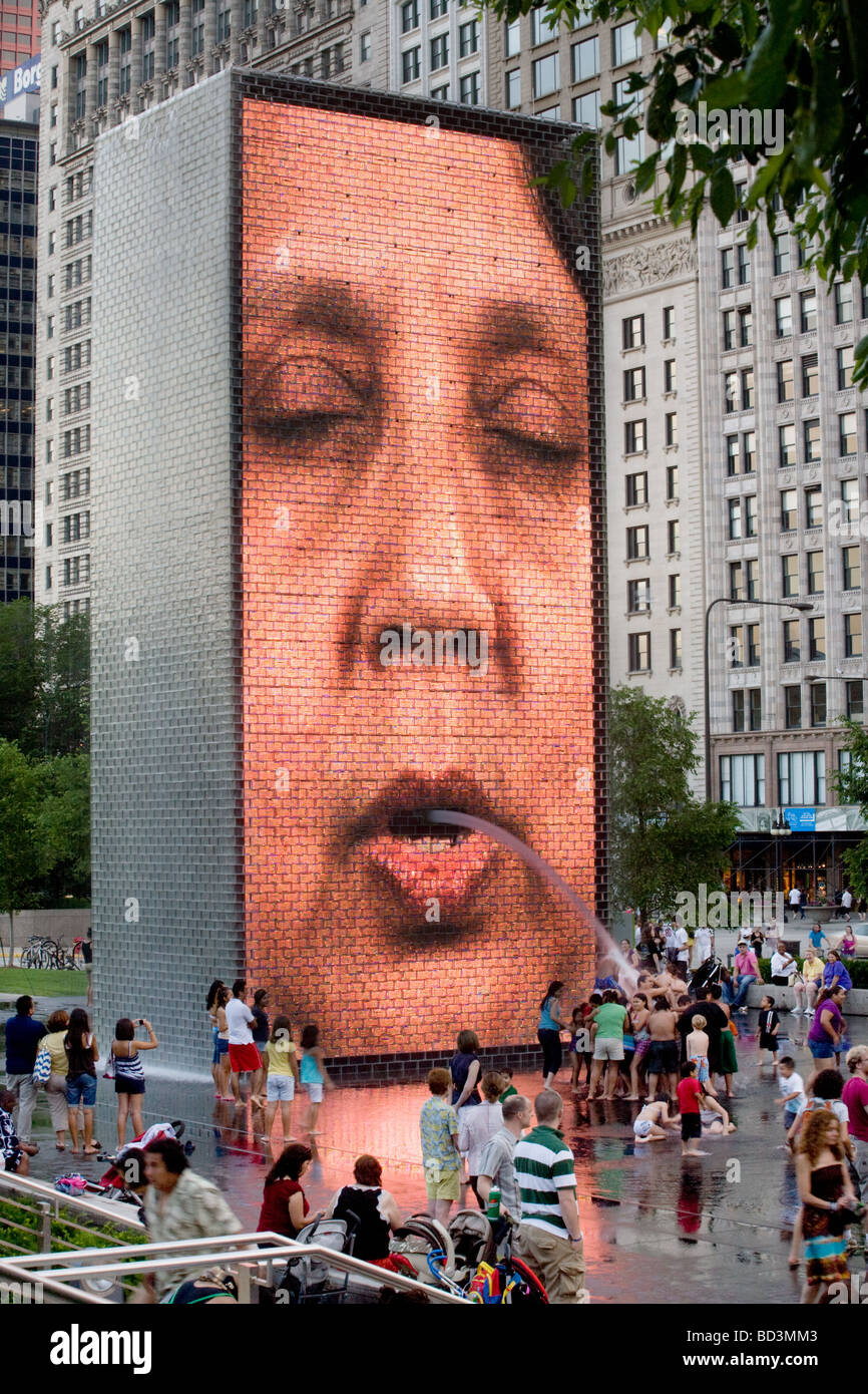 Crown Fountain im Millennium Park hat riesige Videoskulpturen katalanischen Künstlers Jaume Plensa Chicago Illinois Stockfoto