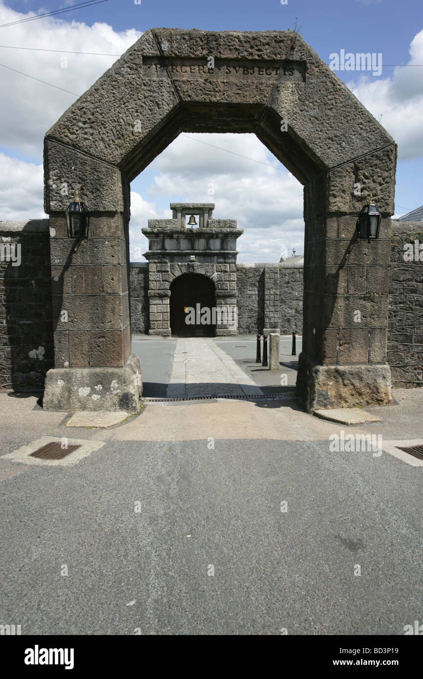Dorf von Princetown, England.  Main entrance bis ins frühe 19. Jahrhundert HM Prison Dartmoor. Stockfoto