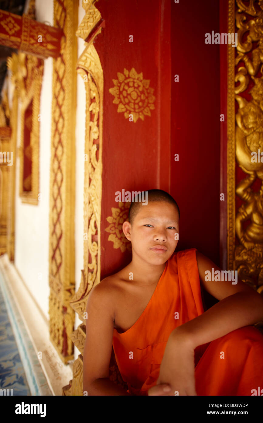 ein Mönch in Wat am Ban Xieng Lech, nr Luang Prabang, Laos Stockfoto
