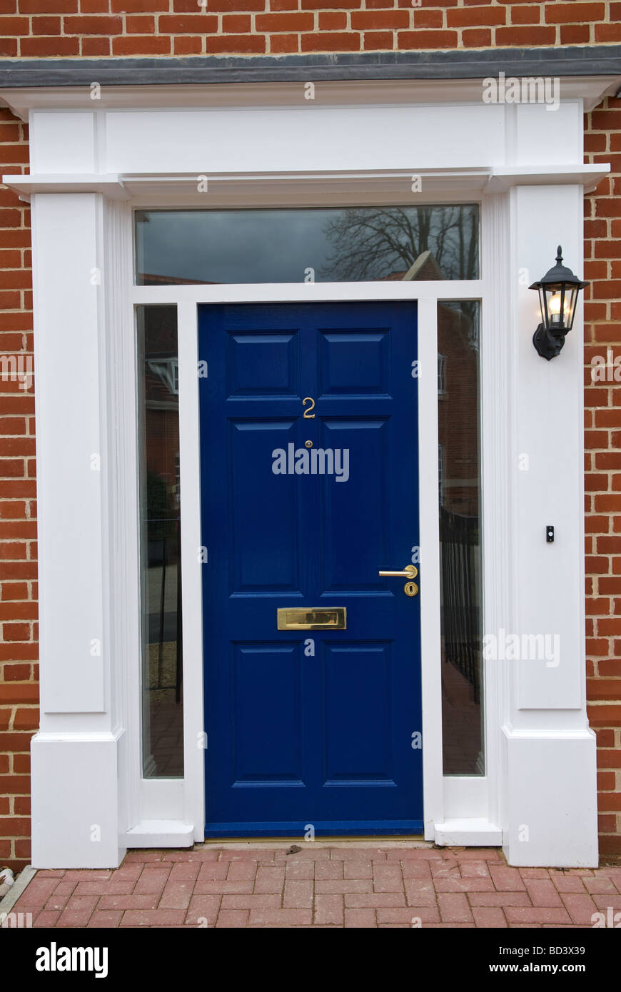 Haustür von einem neu gebauten Haus, Woodbridge, Suffolk, UK. Stockfoto