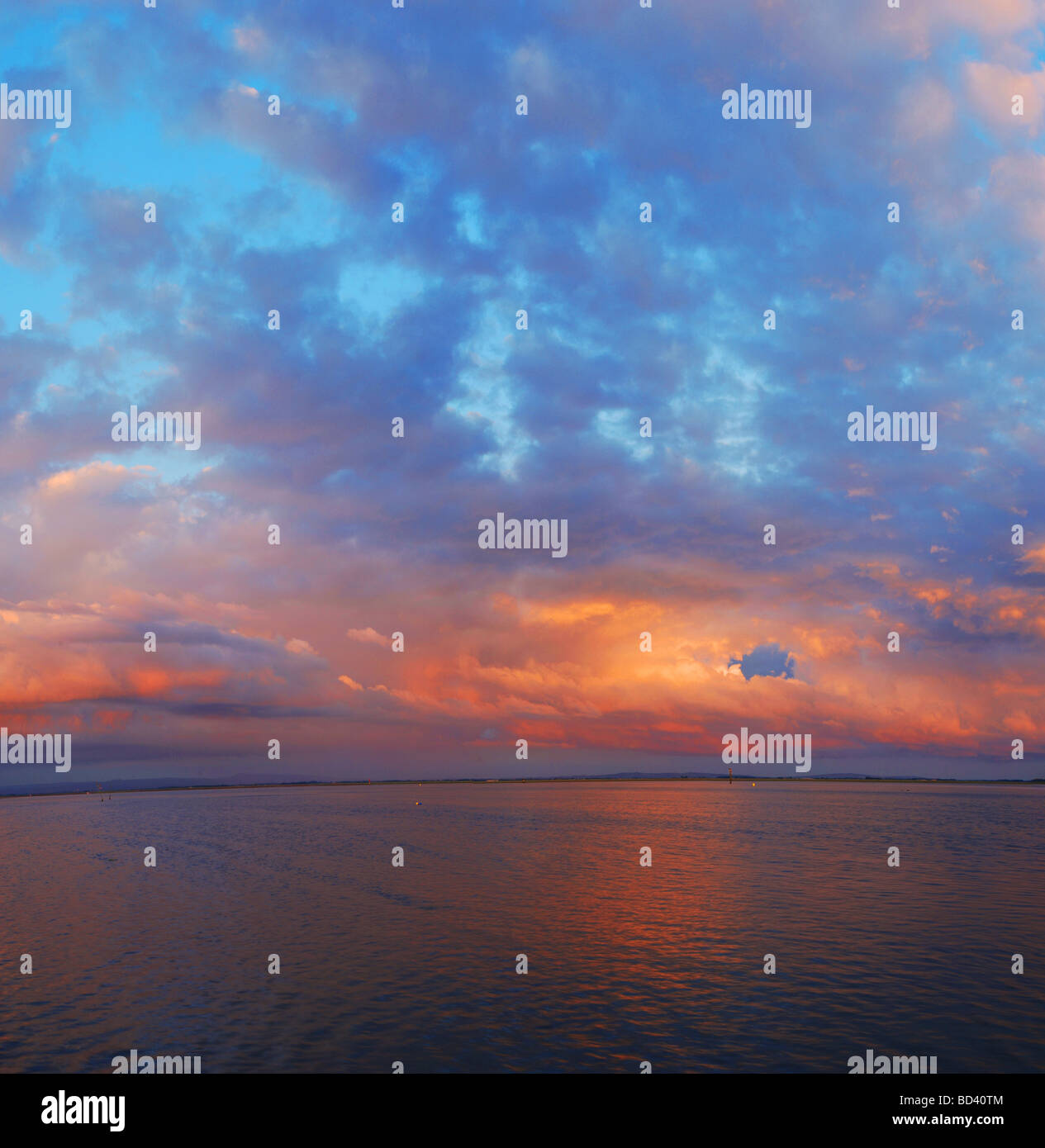 Sonnenuntergang über dem Wasser, Lytham st. Annes Stockfoto