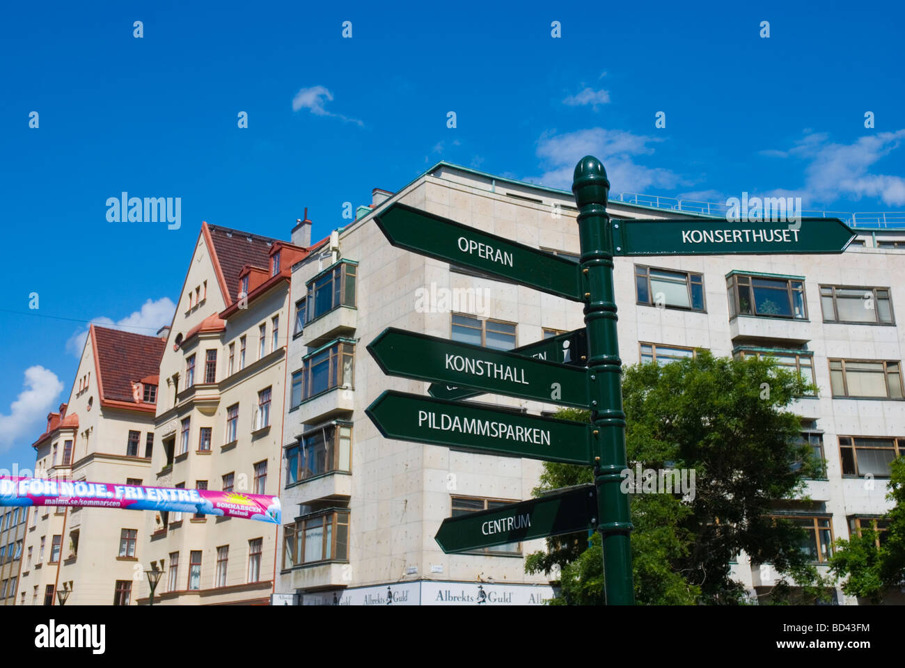 Wegweiser bei Triangeln square Malmö Skåne Schweden Mitteleuropa Stockfoto