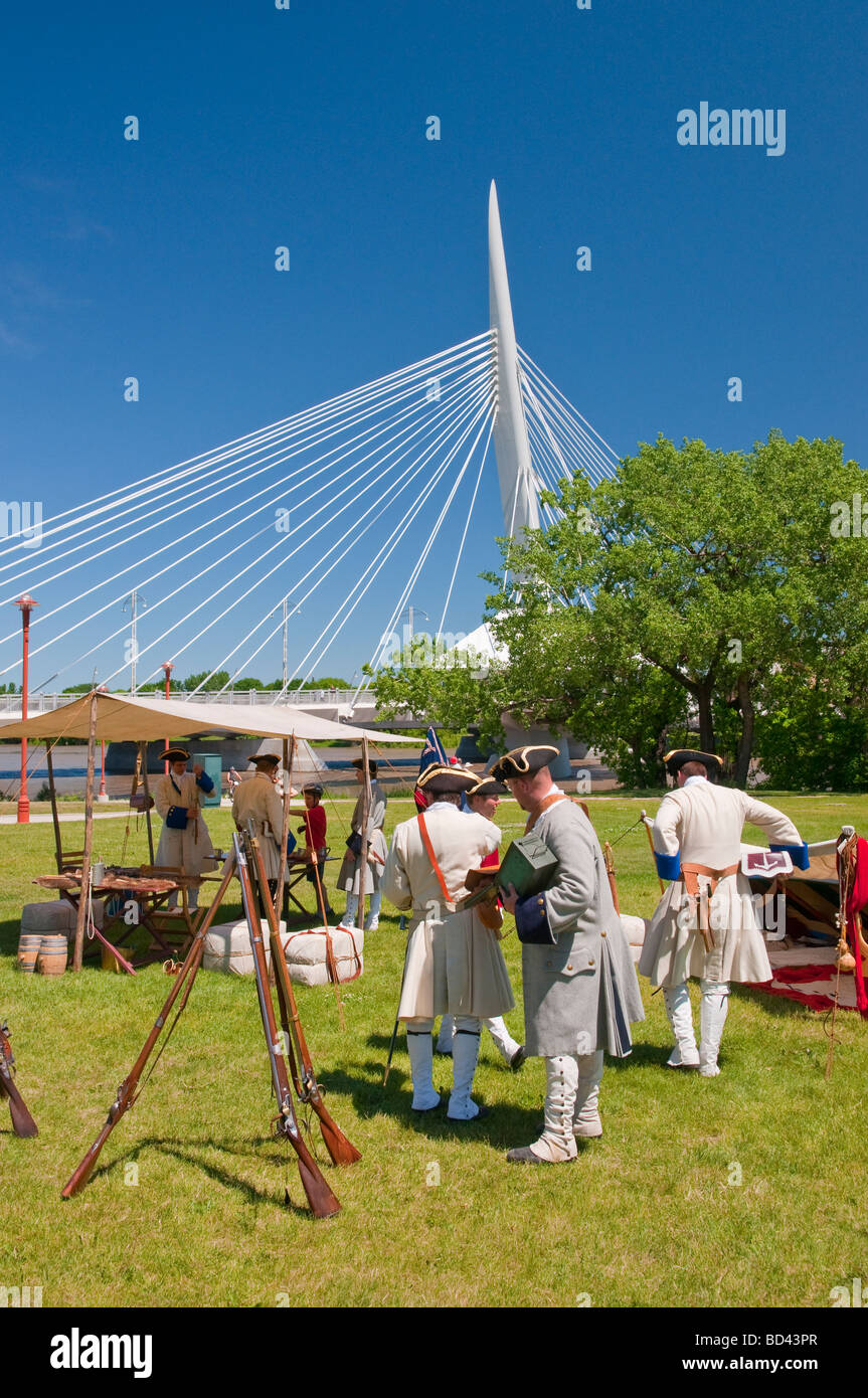Eine historische Reenactment im Zeitraum Kleid in der Nähe der Provencher Brücke in Winnipeg, Manitoba Kanada Stockfoto