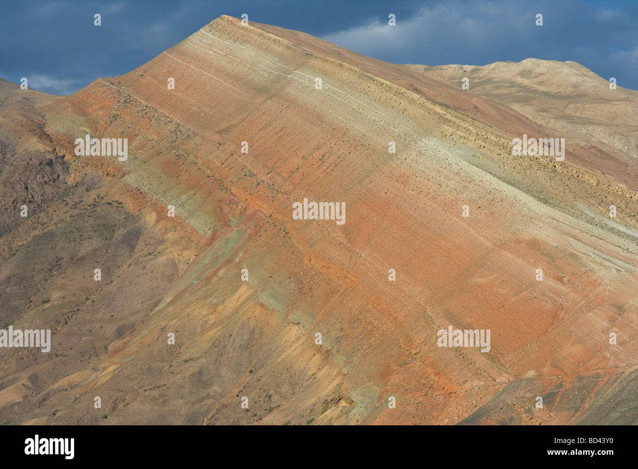 Berglandschaft in der Nähe der Stadt Aini in Tadschikistan Stockfoto