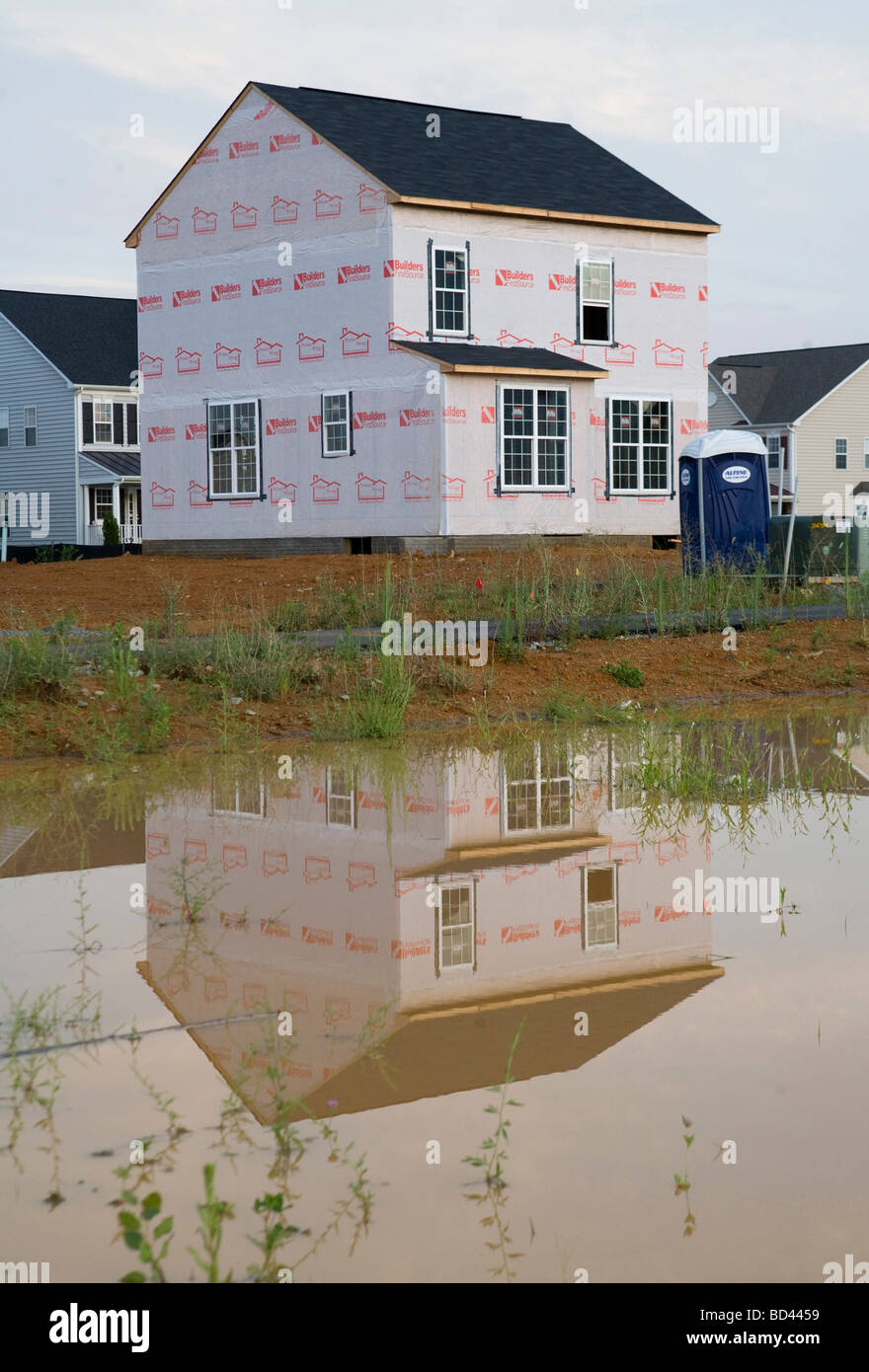 31. Juli 2009 – Charles Town, WV-Wohnsiedlung Bau- und Einheiten zum Verkauf in West Virginia Gehäuse Gemeinschaft. Stockfoto
