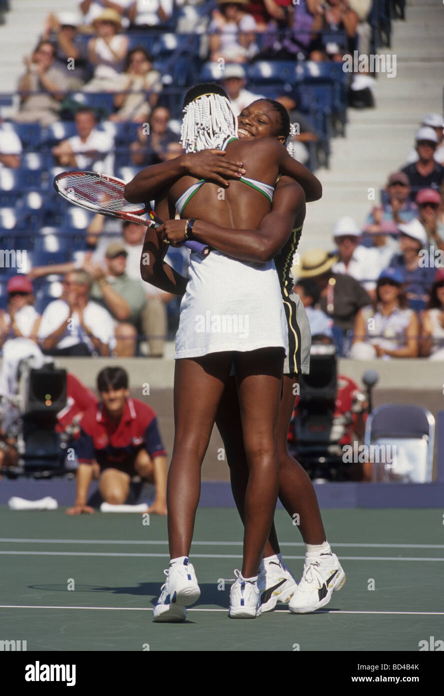 Serena und Venus Williams USA Doppel zusammen zu spielen, um die 1999 US Open Tennis Championships Stockfoto