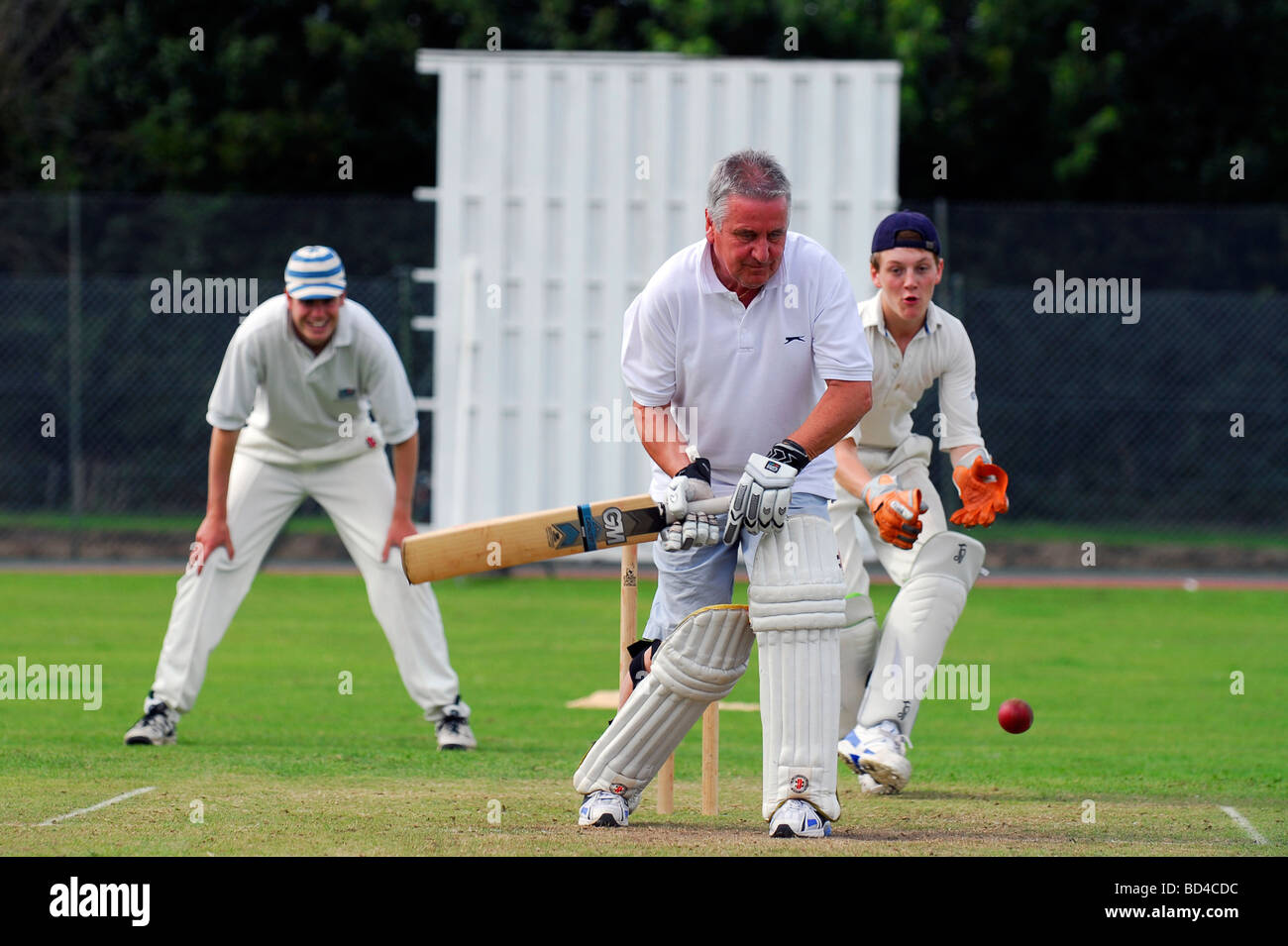 Nächstenliebe 6 eine Seite Cricket match zugunsten Help for Heroes, eine Wohltätigkeitsorganisation, die so eingerichtet, dass Beihilfen verwundet Militärpersonal, Wrecclesham. Stockfoto