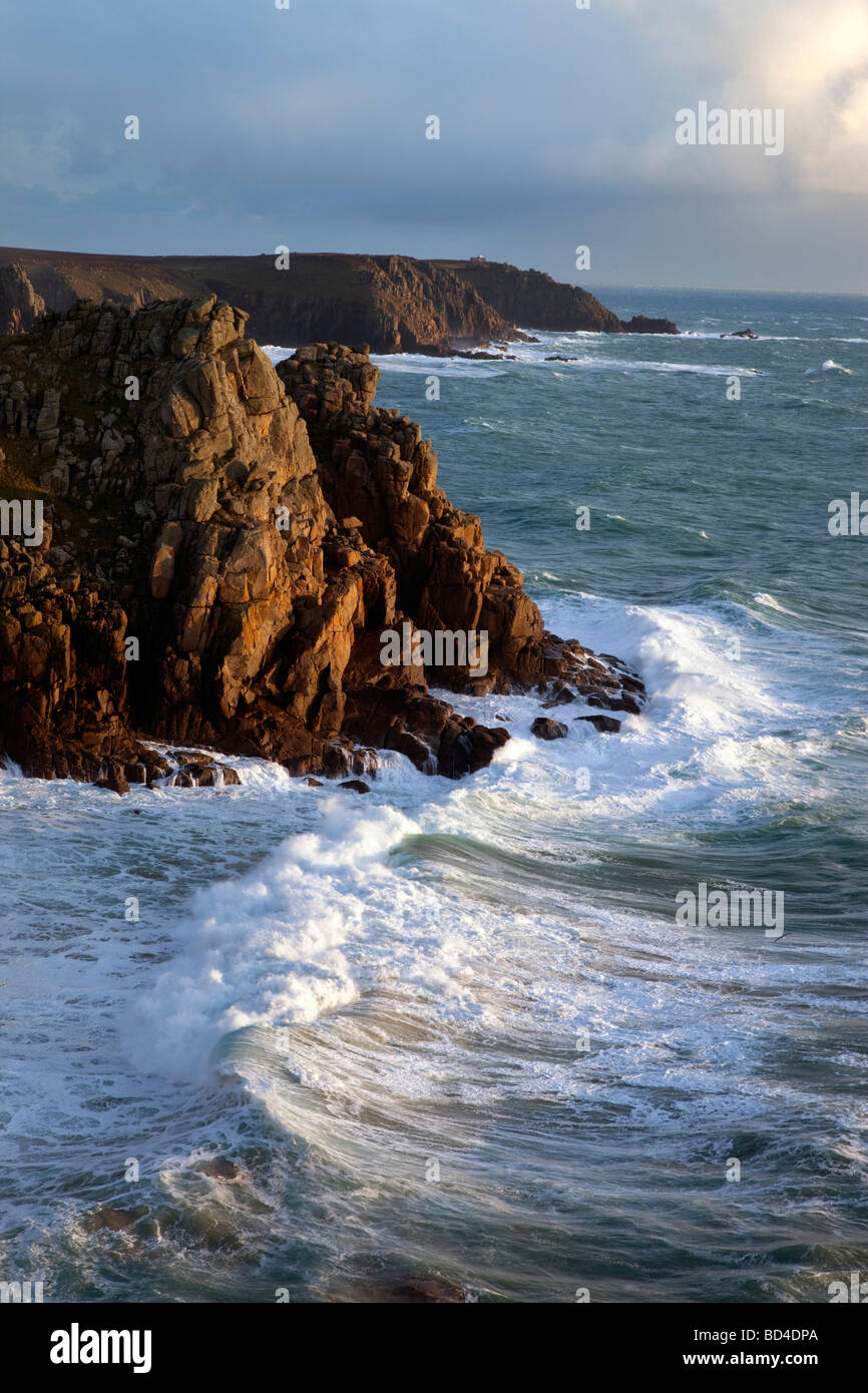 Pordenack Punkt mit Gwennap Kopf in Entfernung cornwall Stockfoto