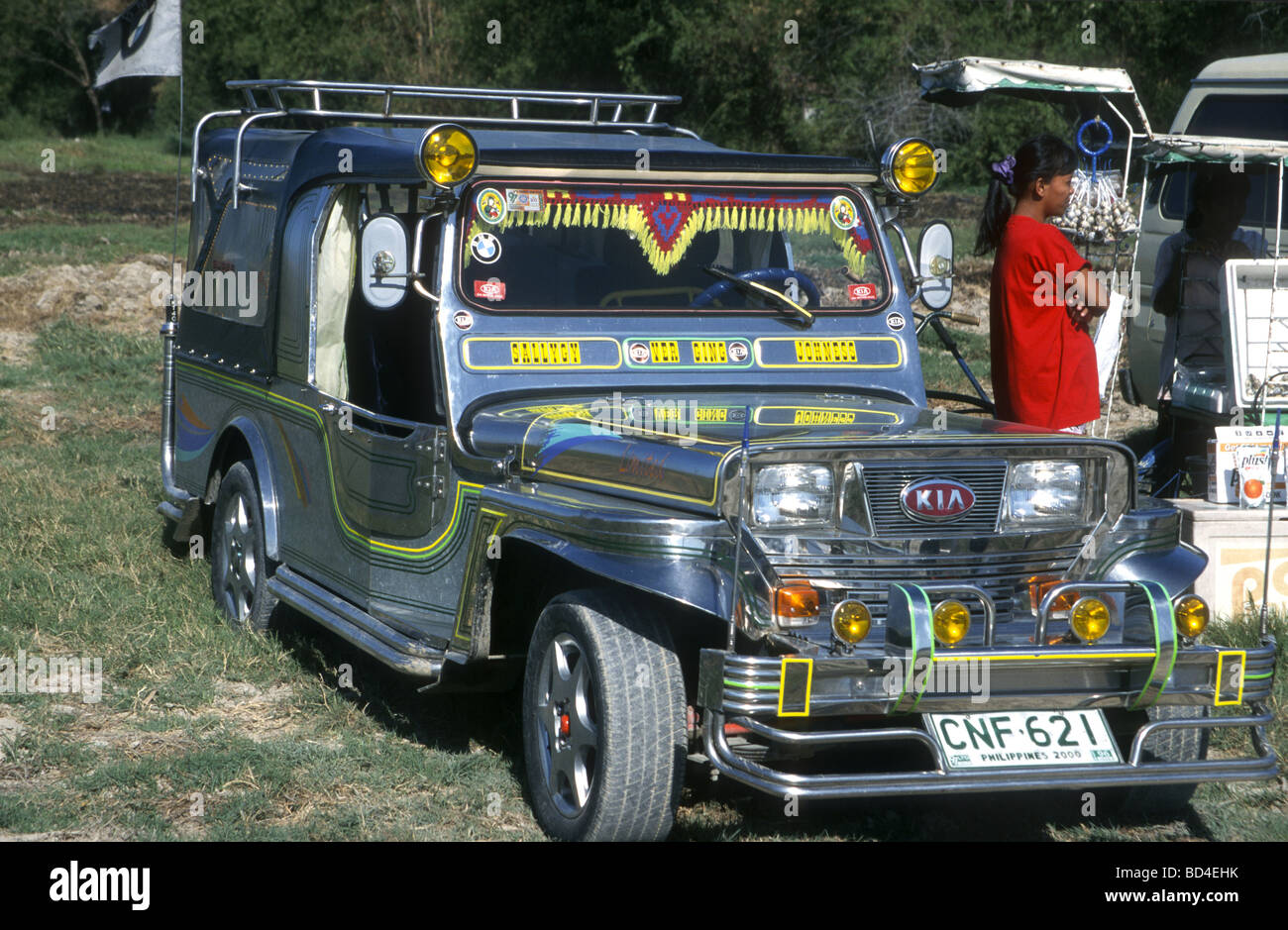 Maßgeschneiderte Jeepney, der beliebtesten öffentlichen Transportmittel auf den Philippinen. Stockfoto