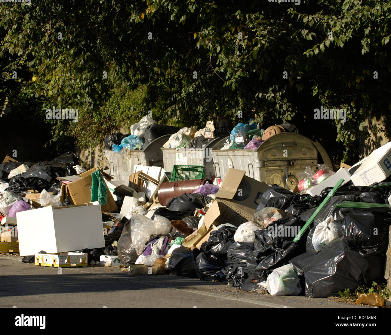 Trinkgeld im öffentlichen Straßenverkehr von Sorrent durch kommunale Workers Strike, Sorrento, Italien zu fliegen. Stockfoto