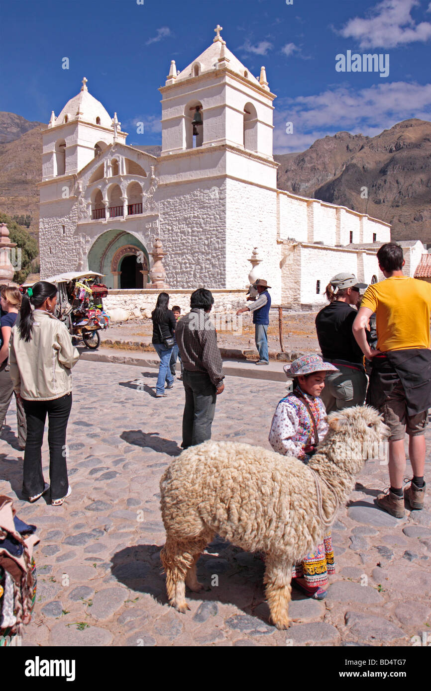 Kirche von Maca, in der Nähe von Colca Canyon, Peru, Südamerika Stockfoto