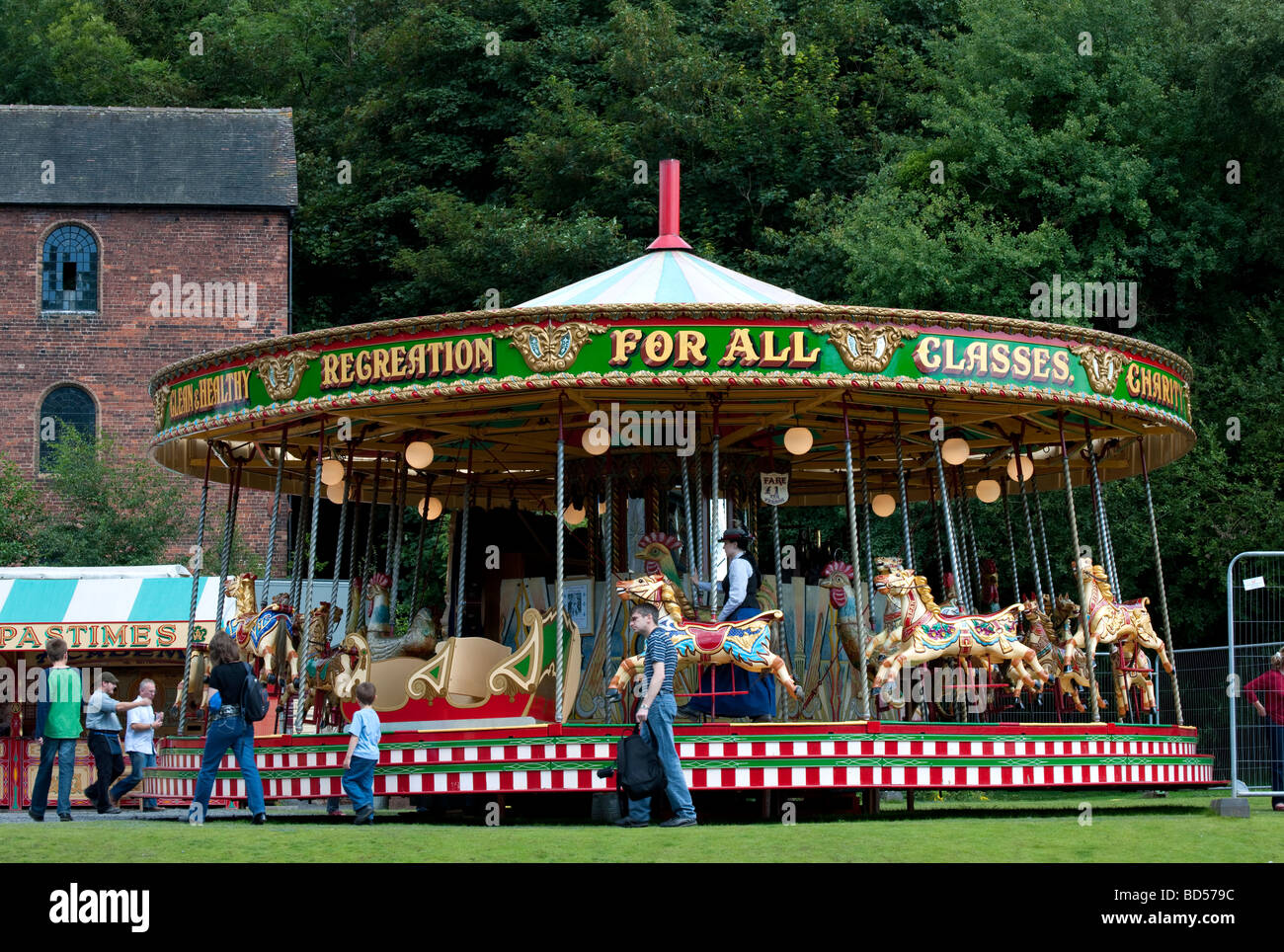 Viktorianische Merry Go Round in Blists Hill viktorianischen Stadt Stockfoto