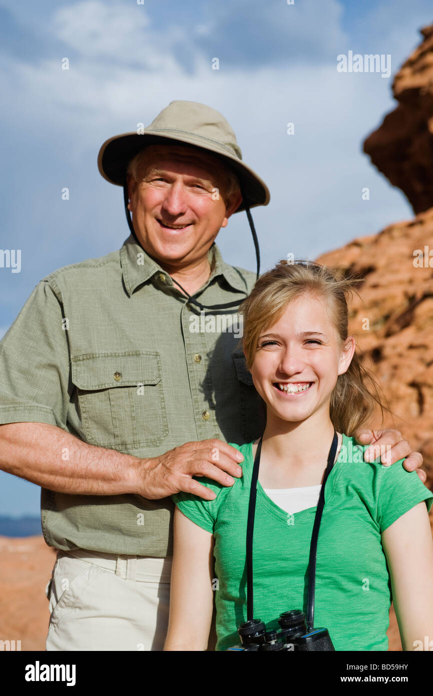 Vater und Tochter im roten Rock Stockfoto