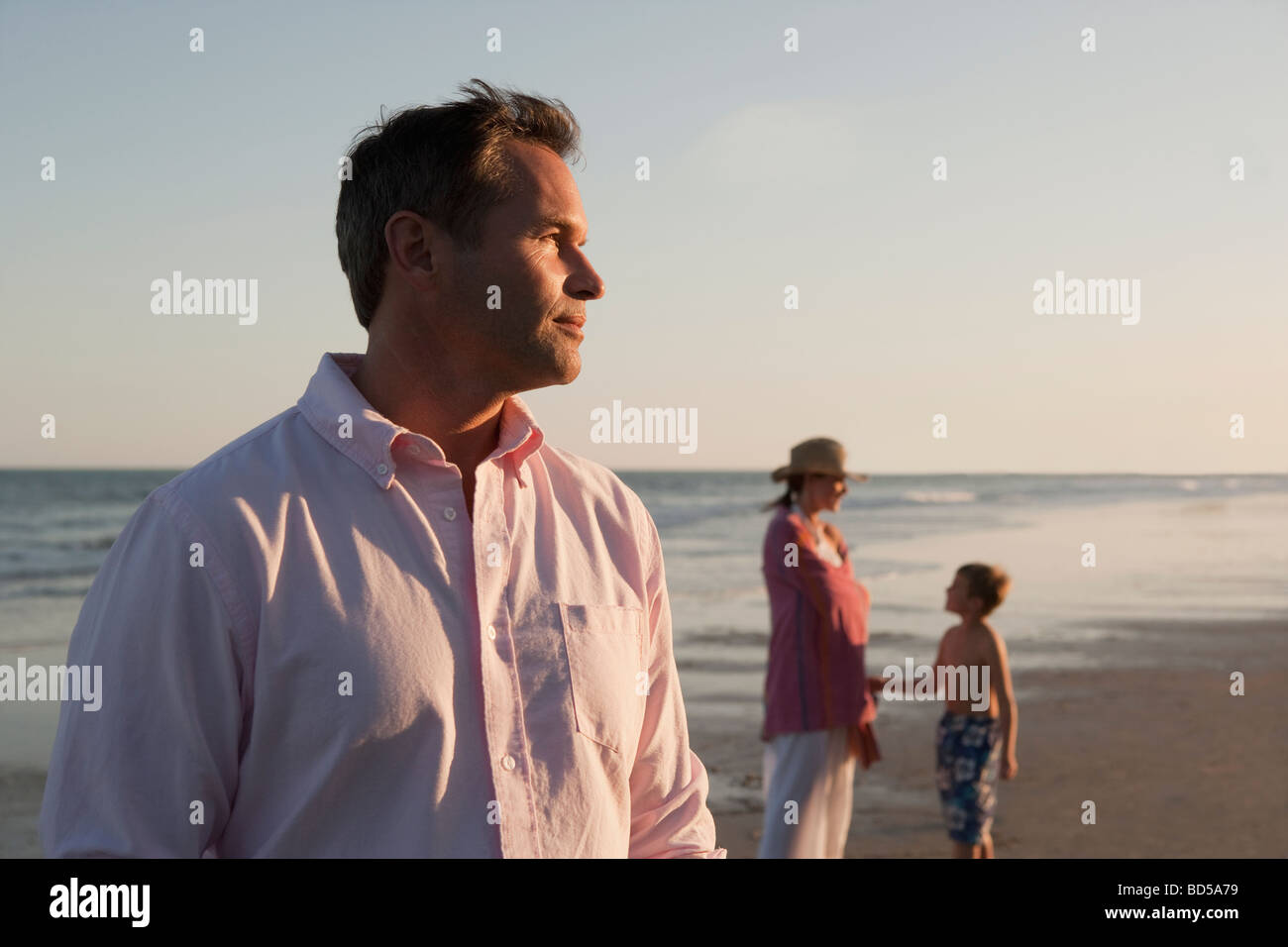 Eine Familie am Strand Stockfoto