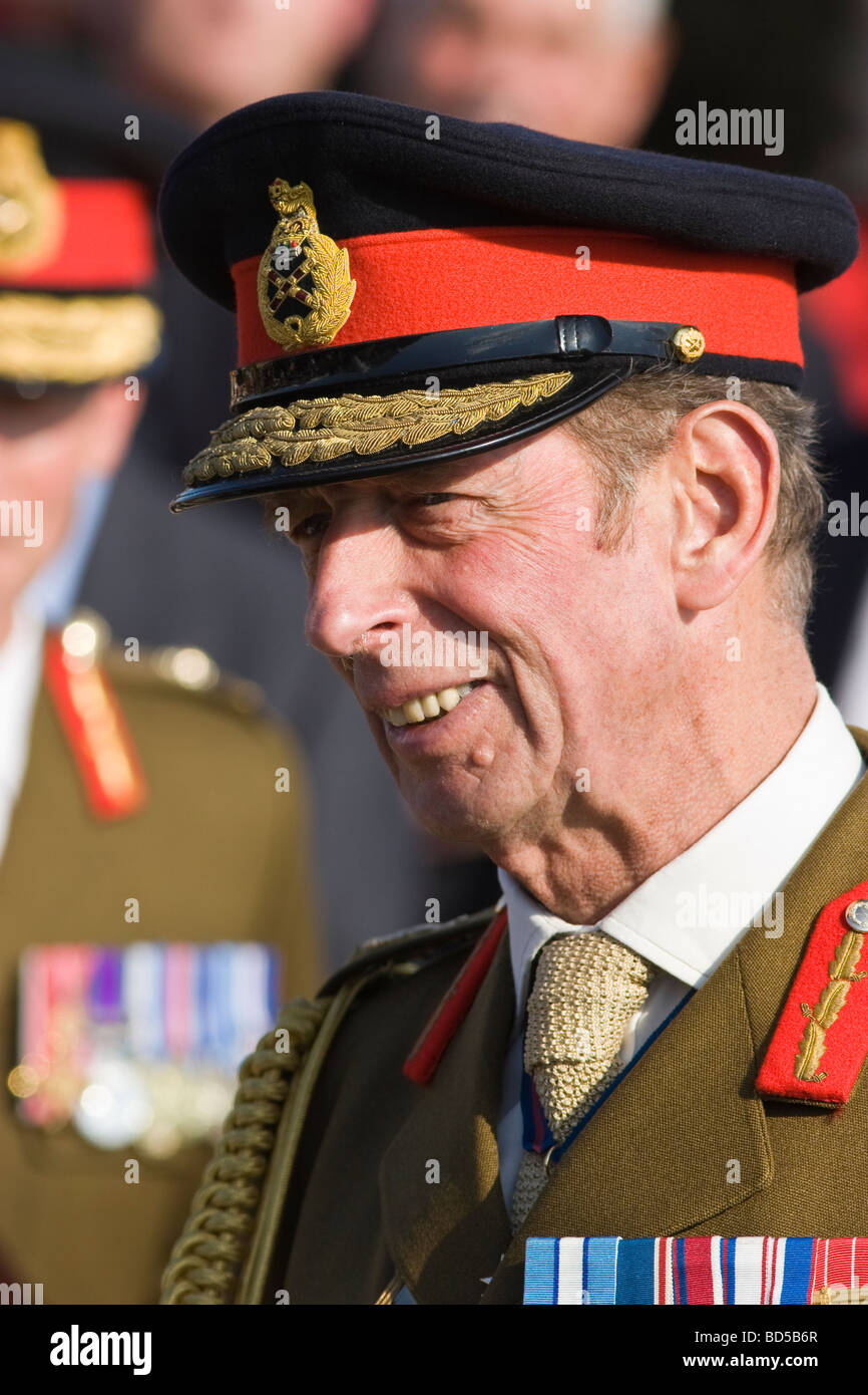 Seine königliche Hoheit Herzog von Kent, die Vergabe von Langlebigkeit und Kampagne Medaillen nach der parade Stockfoto