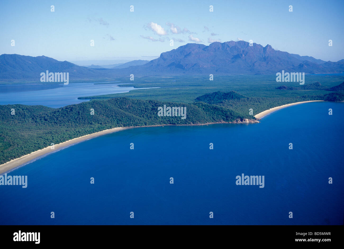 Luftaufnahme von Hinchinbrook Island, Weltkulturerbe aufgeführt Nationalpark, Queensland Australien Stockfoto