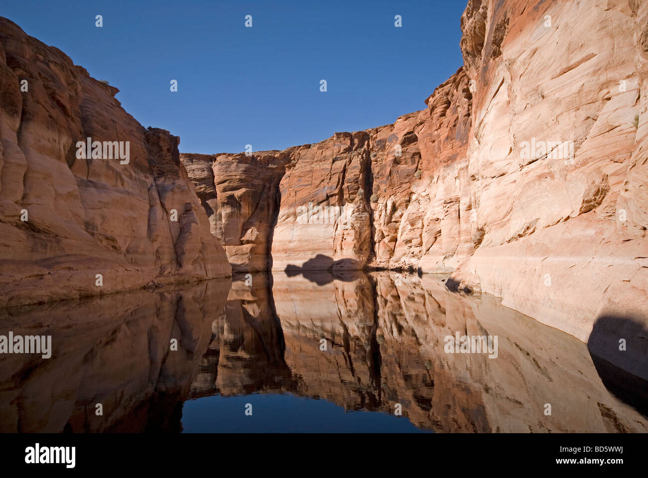 Die schöne Reflexionen in den Antelope Canyon Lake Powell in Page, Arizona Stockfoto