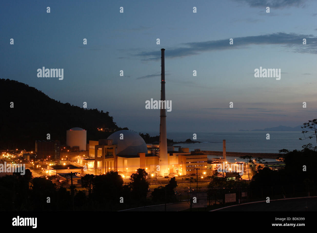 Angra II nukleare Anlage Außenansicht Stadt Angra Reis Bundesstaat Rio De Janeiro-Brasilien Stockfoto