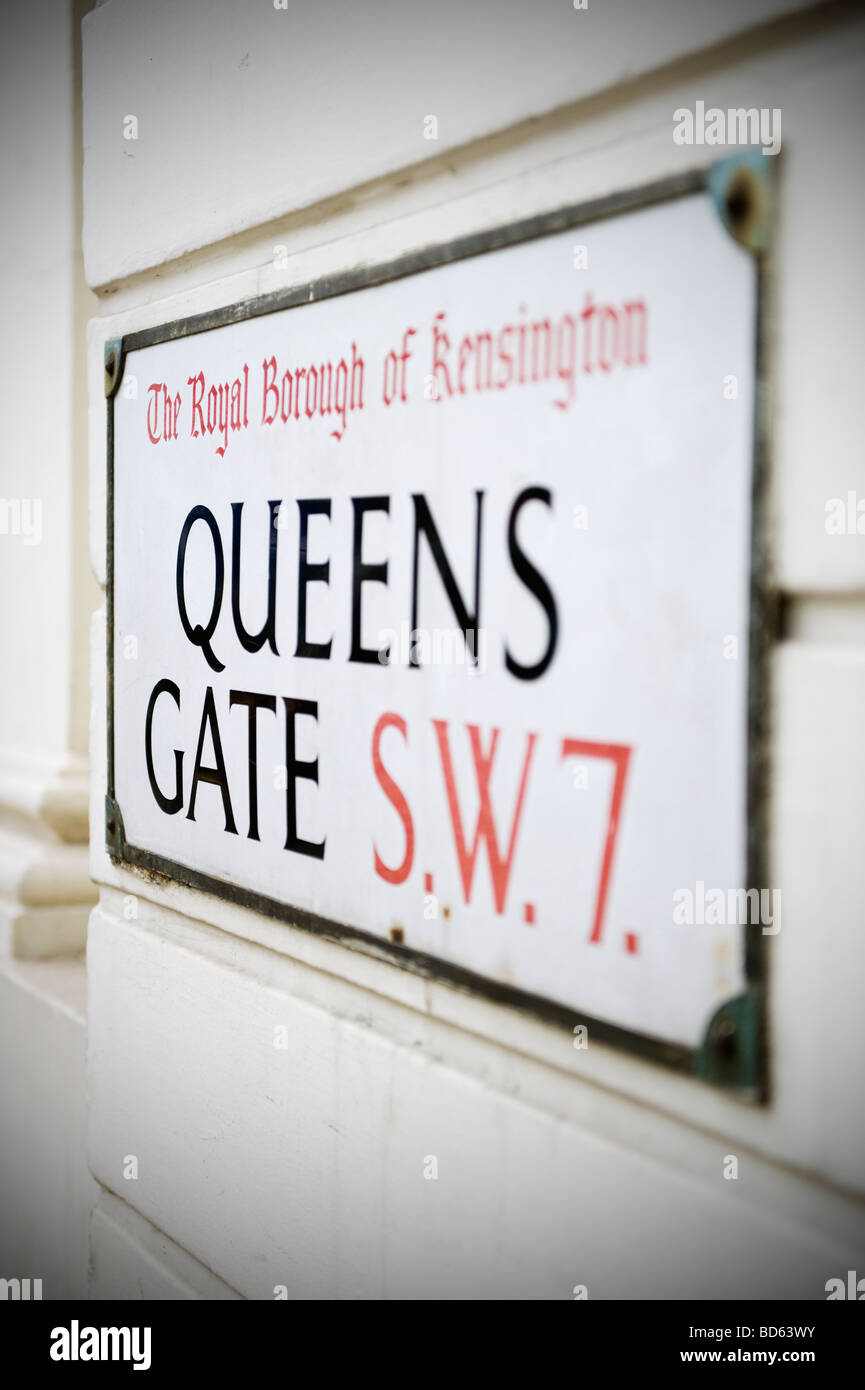 Straßenschild auf Queen es Gate, Kensington in London SW7 UK Stockfoto