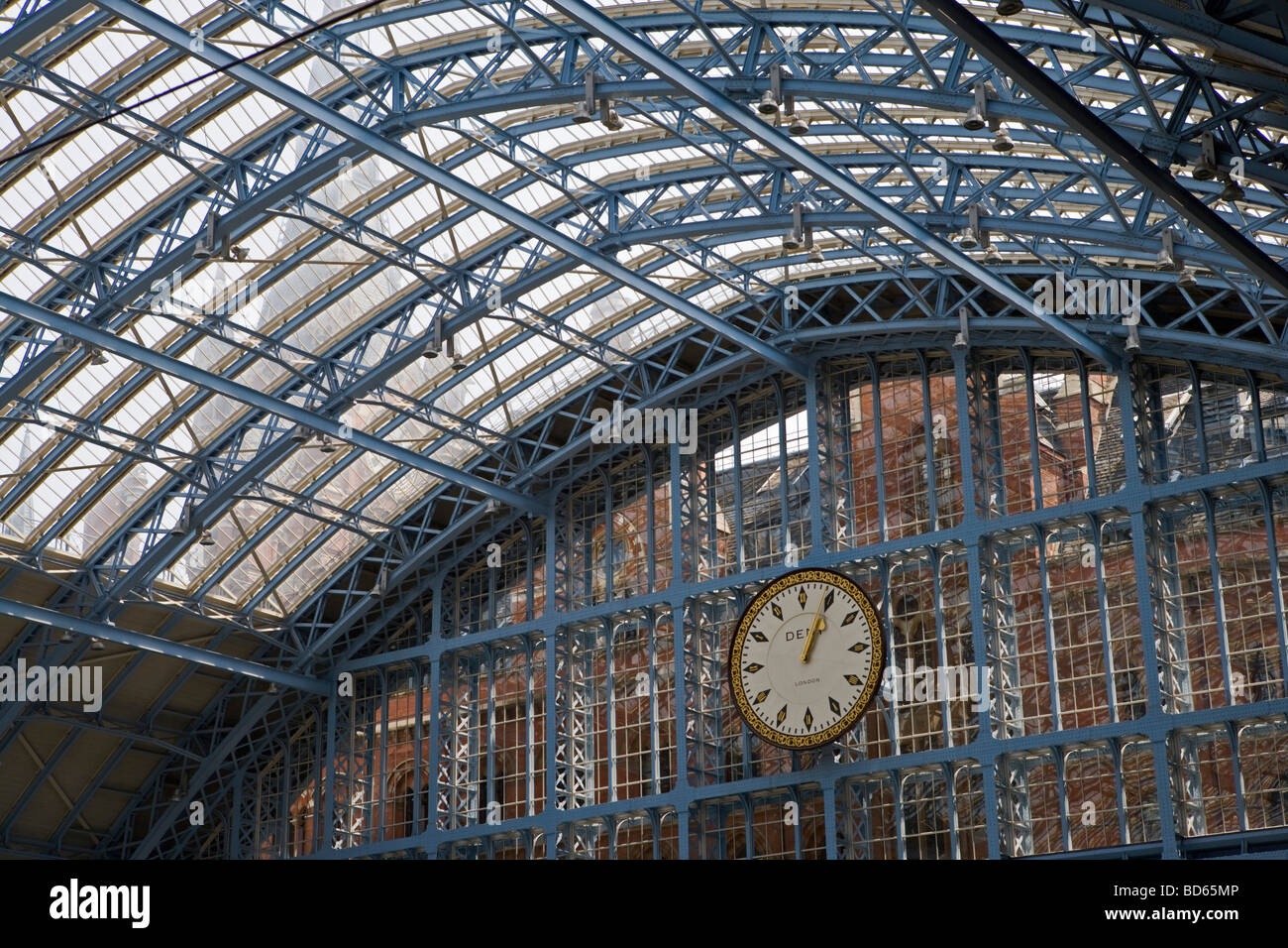 Uhr St Pancras International Railway Station St Pancras London England Freitag, 3. Juli 2009 Stockfoto