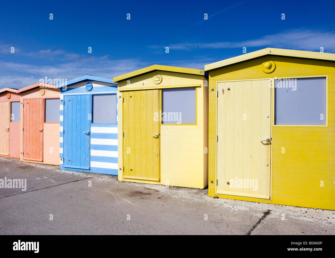 Strandhütten in Seaford, Ostsussex Stockfoto