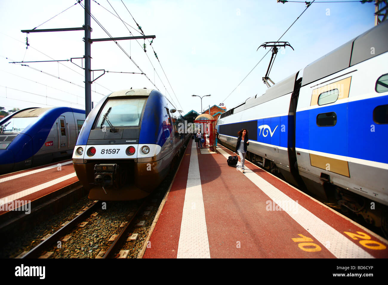 Arcachon (33): "TGV" high-Speed-Zug neben der Plattform in der station Stockfoto