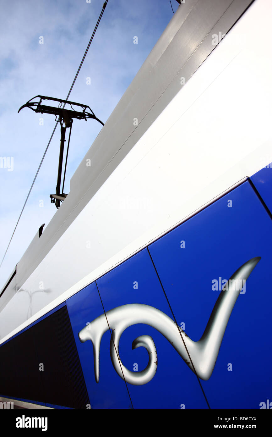 Arcachon (33): "TGV" Logo und Oberleitung. Stockfoto