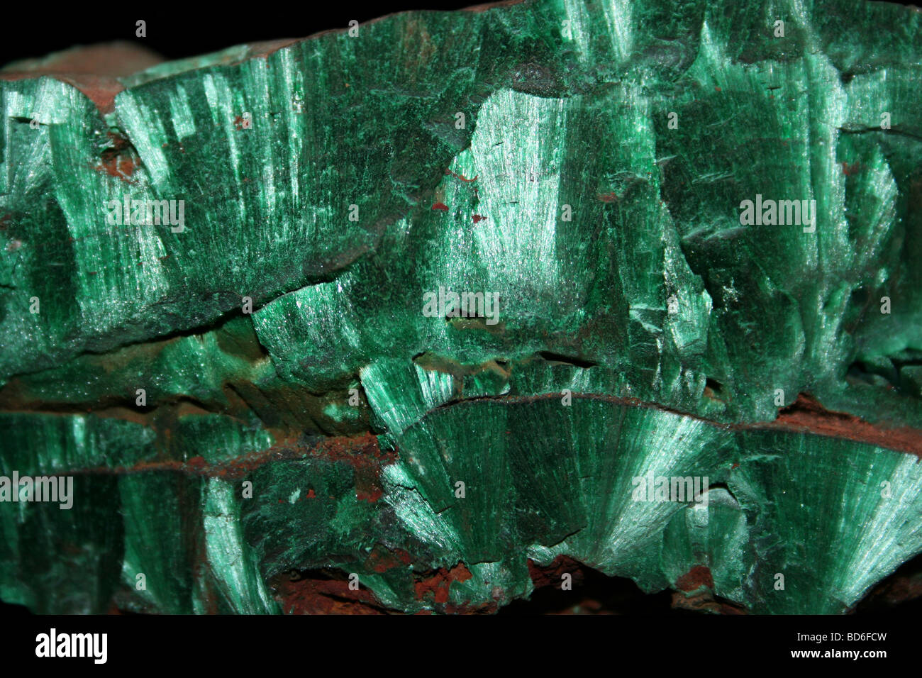 Malachit-Kristalle (hydratisiert Kupfer-Carbonat) Stockfoto