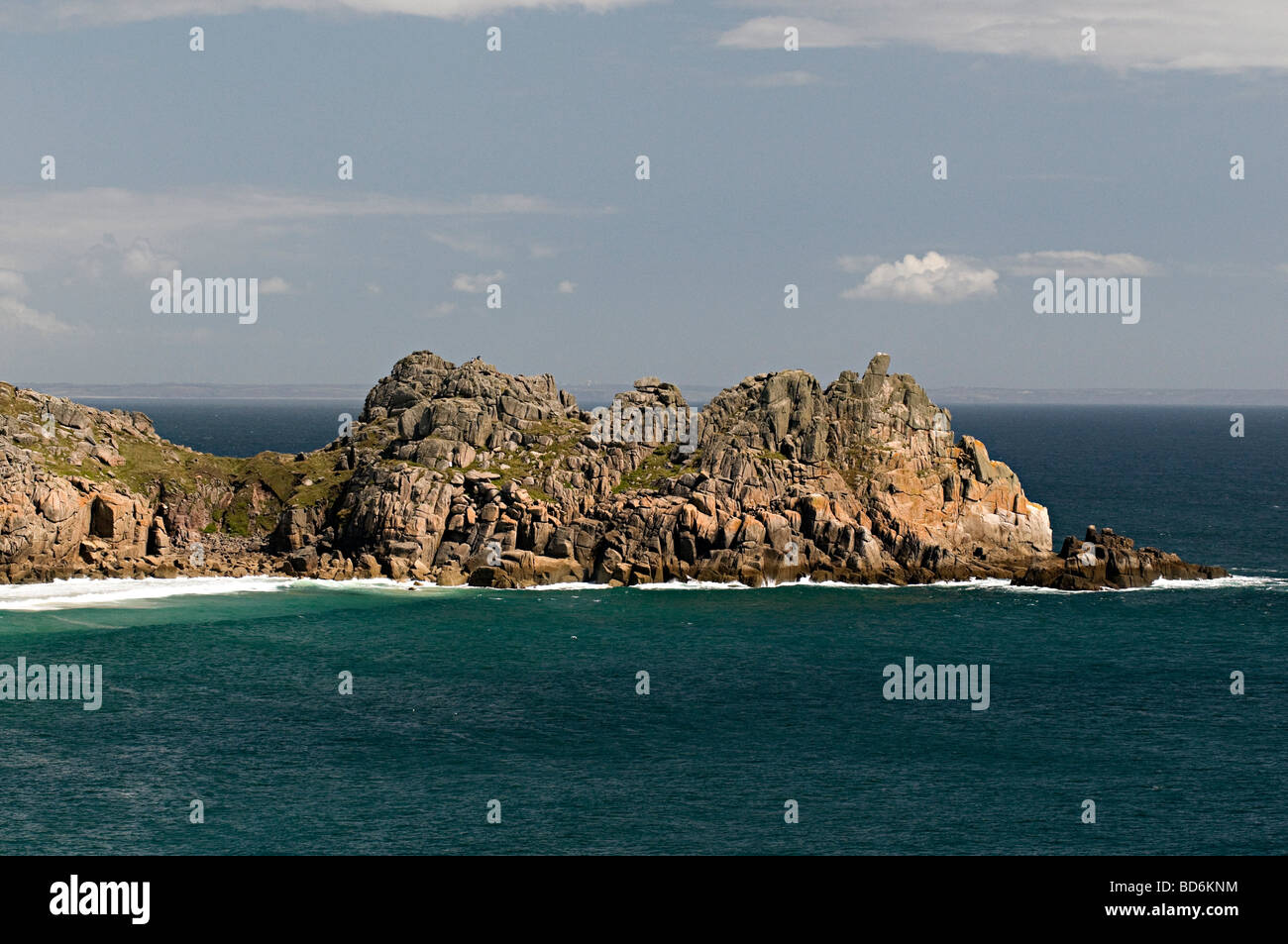 Porthcurno Cornwall Felsen und Klippen von Logan Rock Stockfoto