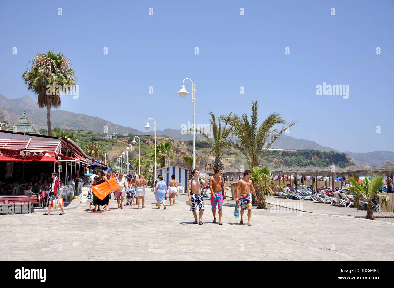 Strandpromenade, Playa de Burriana, Nerja, Costa Del Sol, Provinz ...