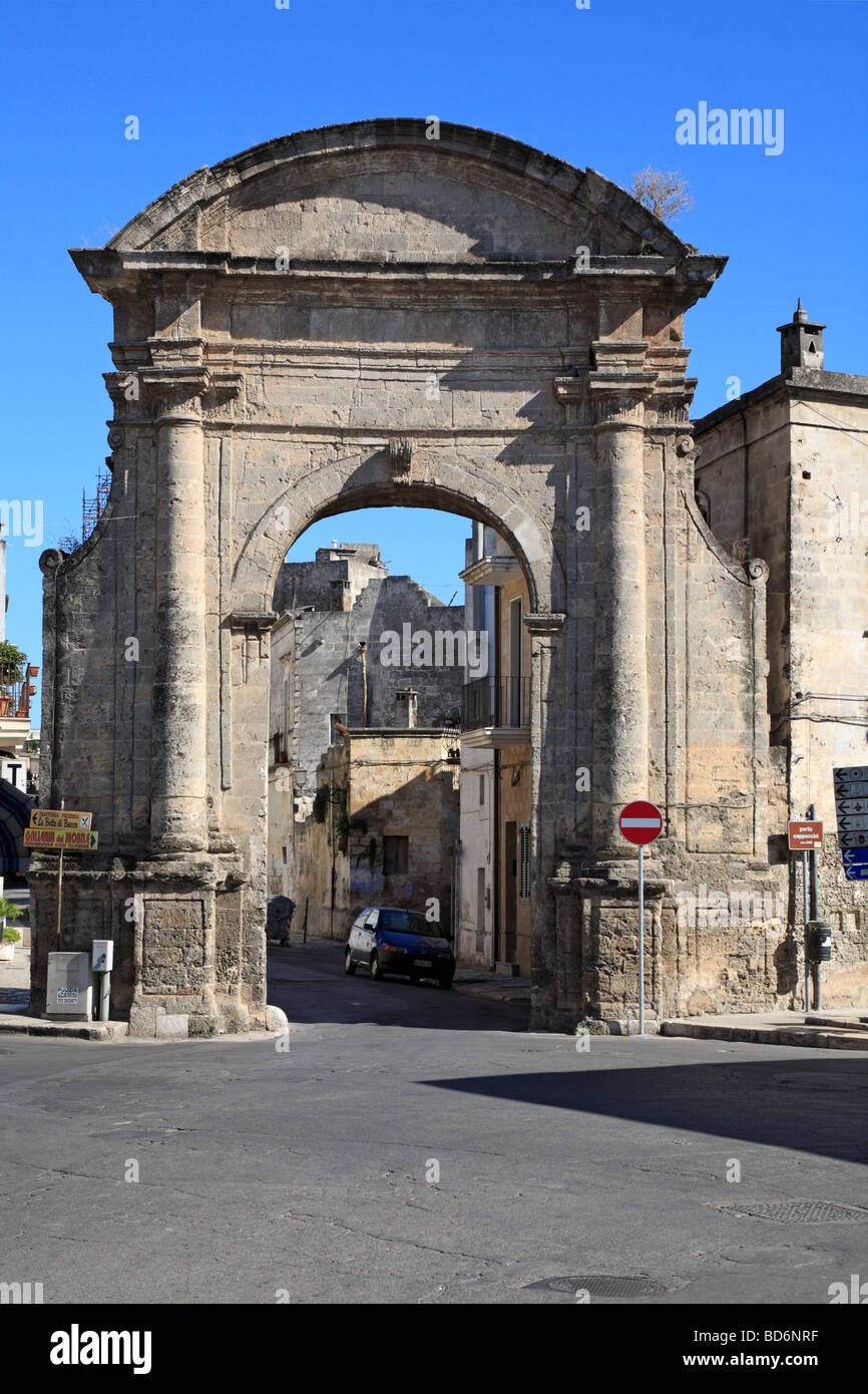 Porta dei Cappuccini, Francavilla Fontana, Apulien, Italien. Stockfoto