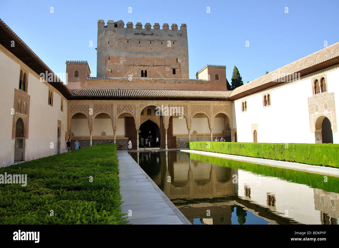Der Patio de Los Mapuches, Palacio Nazaries La Alhambra, Granada, Provinz Granada, Andalusien, Spanien Stockfoto Der Patio de Los Mapuches, Palacio Nazaries La Alhambra, Granada, Provinz Granada, Andalusien, Spanien Stockfoto